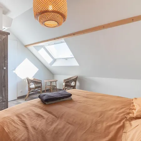 2 Pieces Avec Terrasse 度假居 *